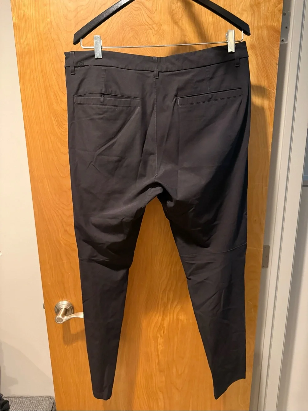 lululemon athletica Men's Commission Pant in Black